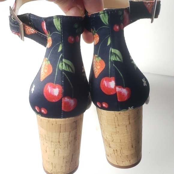 𝅺NEW! JESSICA SIMPSON Navy Maivel Open Toe Sandals 7. - Picture 7 of 10